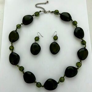 Chunky Vintage Dark Green Necklace and Earrings Set